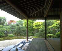 菊屋家住宅、書院から庭園を見る